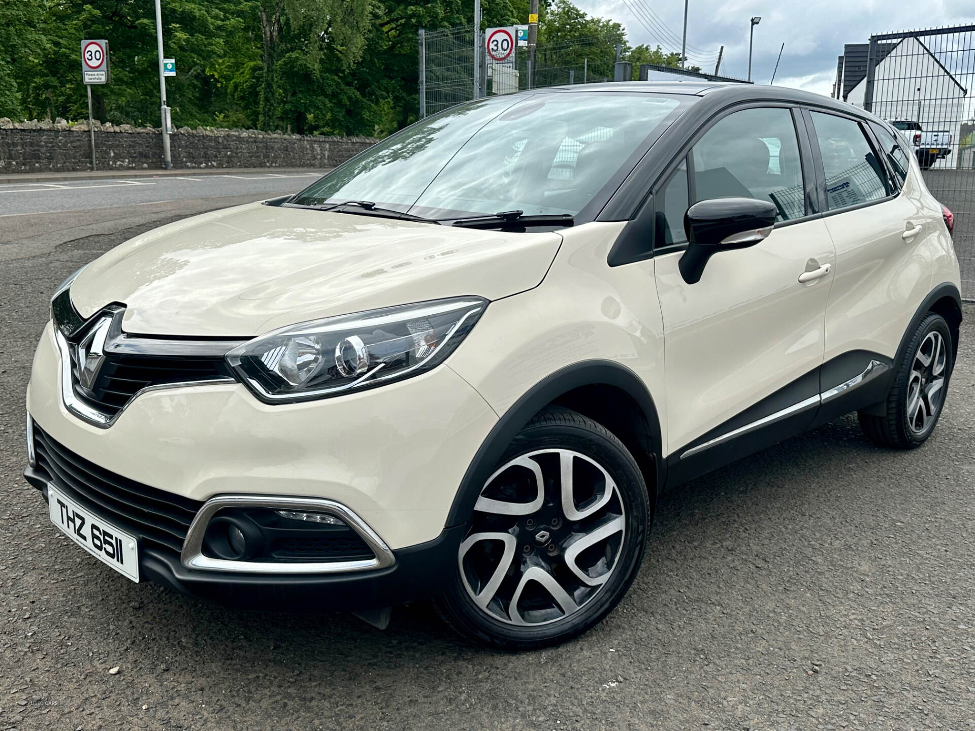 Sep 2015 Renault Captur 1.5 dCi 90 Dynamique Nav 5dr