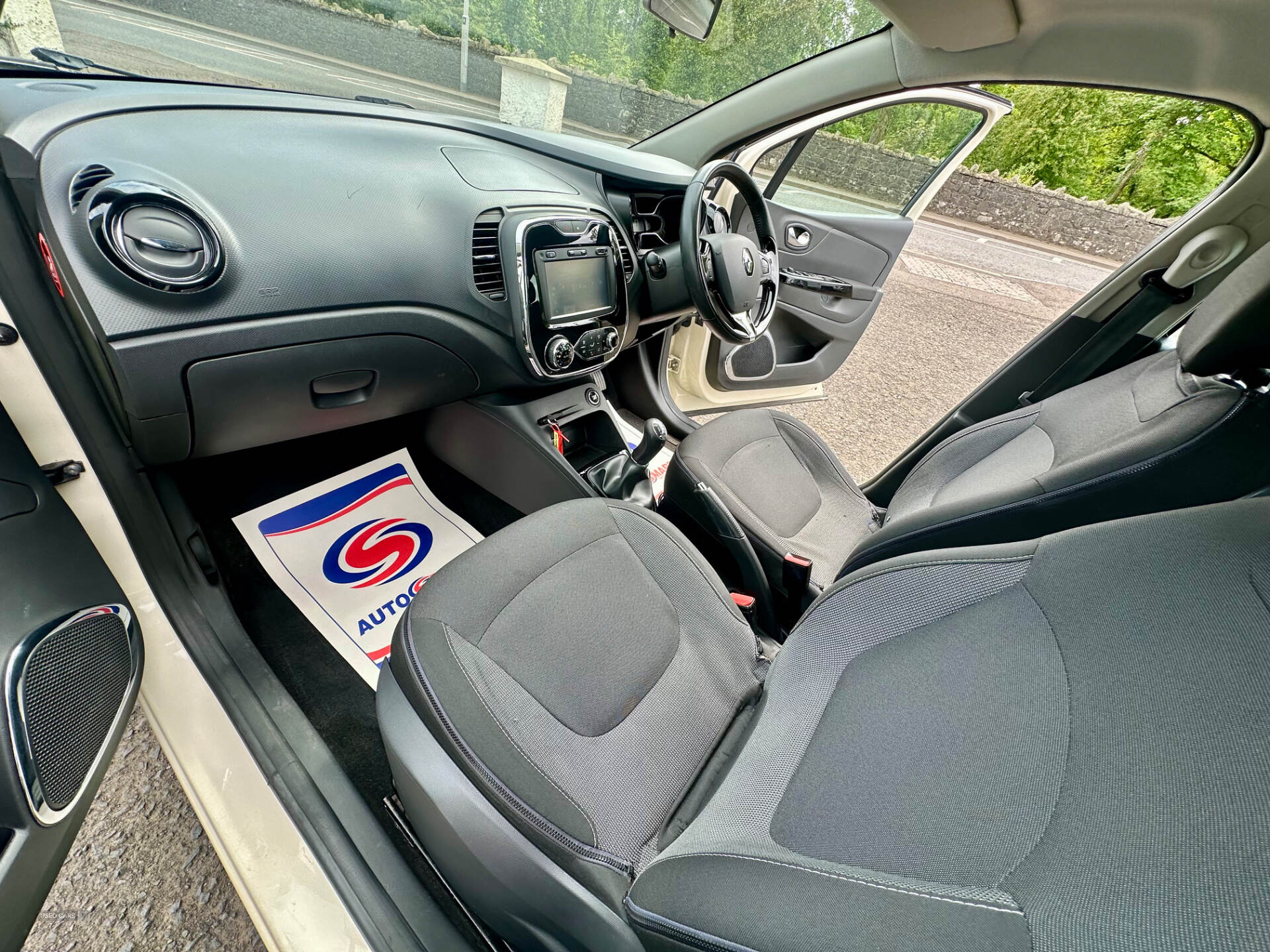 Sep 2015 Renault Captur 1.5 dCi 90 Dynamique Nav 5dr