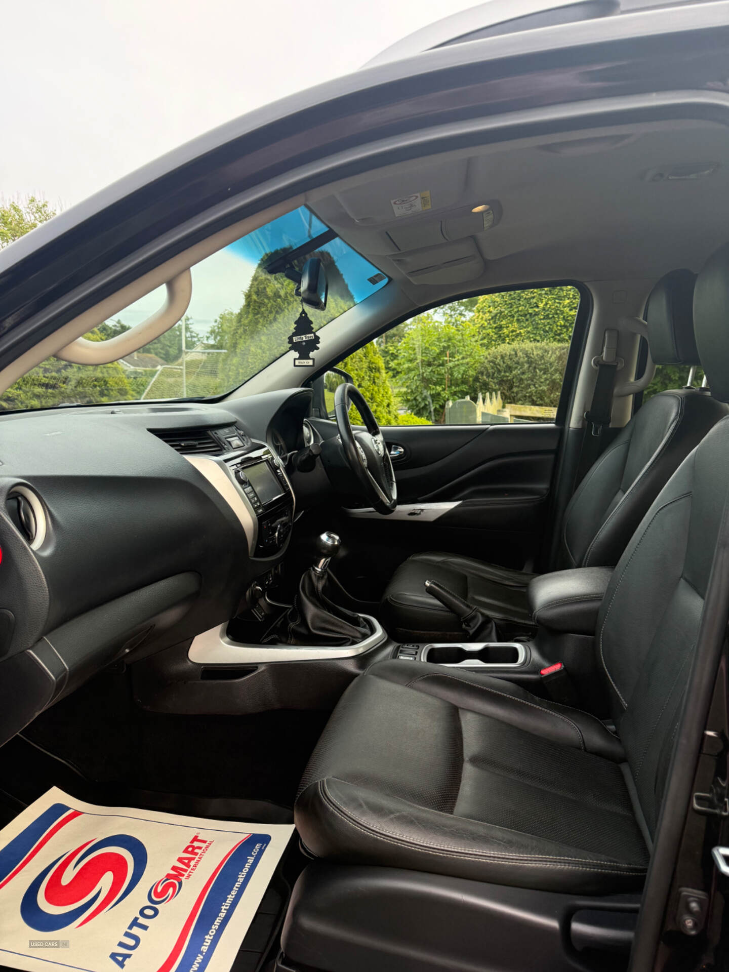 Apr 2017 Nissan Navara Double Cab Pick Up Tekna 2.3dCi 190 4WD