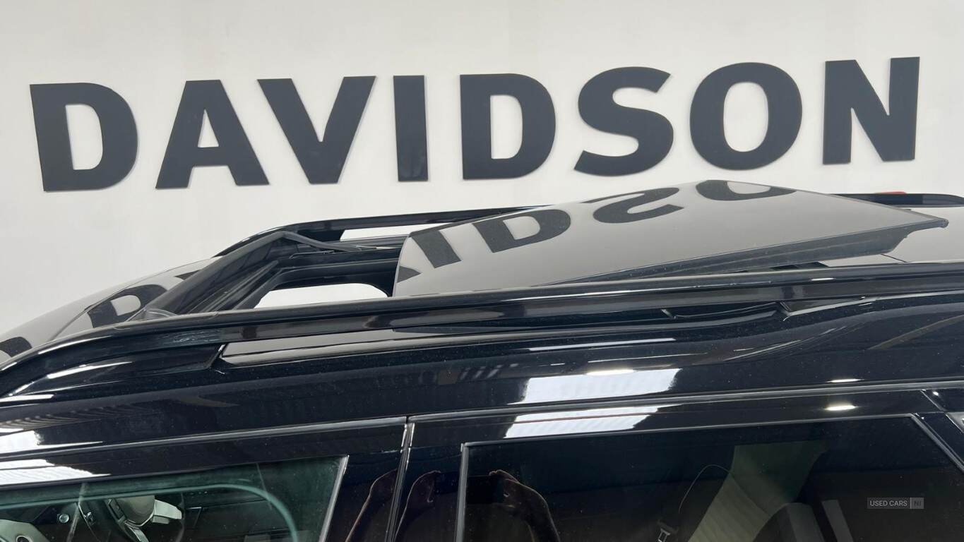 2023 Land Rover Discovery METROPOLITAN EDITION