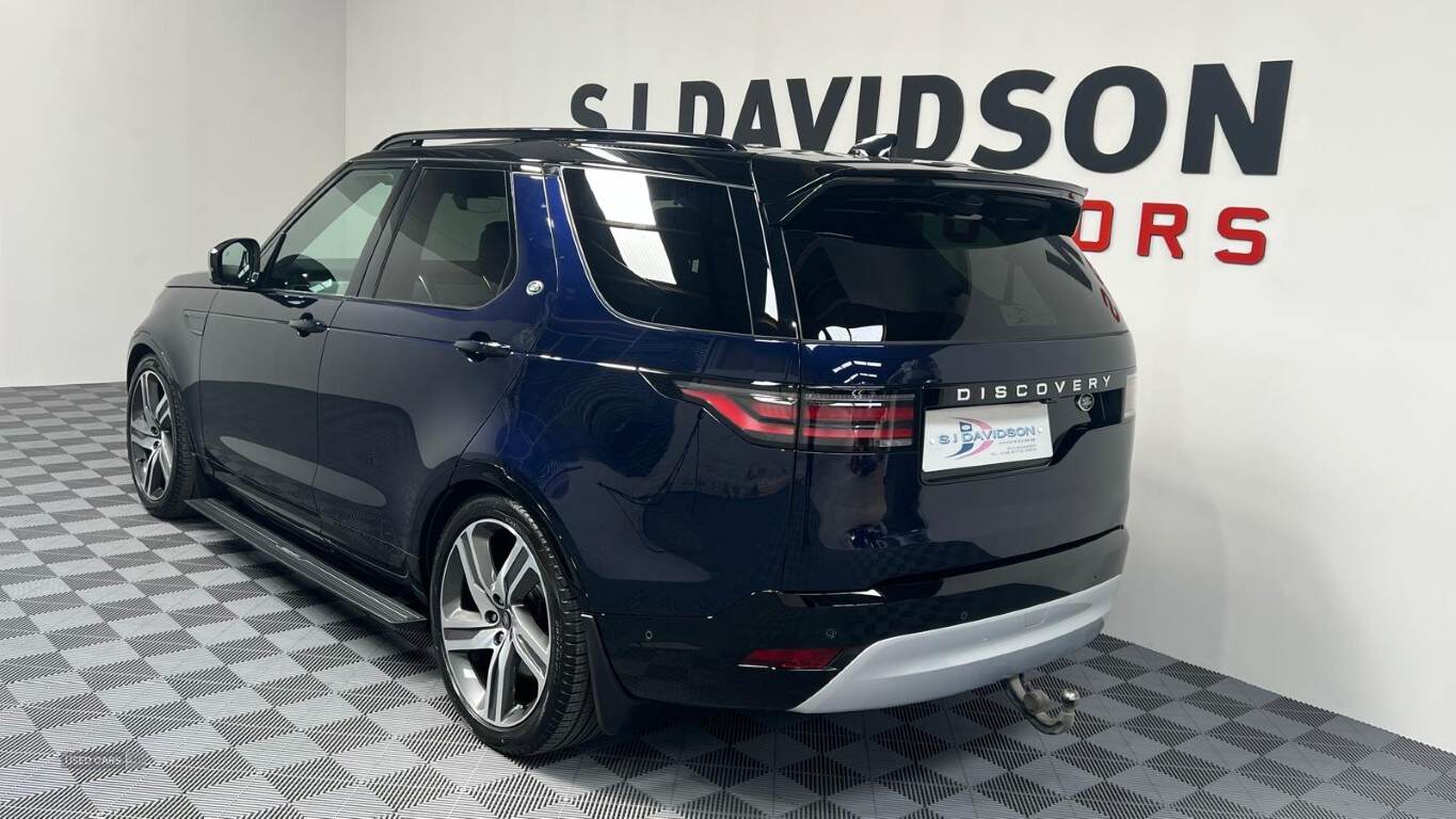2023 Land Rover Discovery METROPOLITAN EDITION