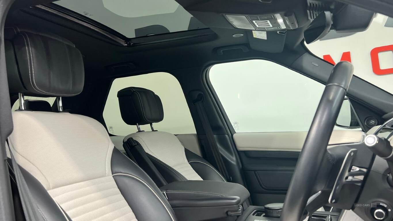 2023 Land Rover Discovery METROPOLITAN EDITION