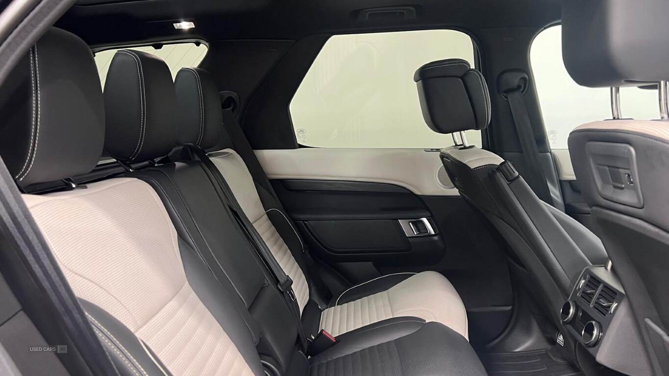 2023 Land Rover Discovery METROPOLITAN EDITION