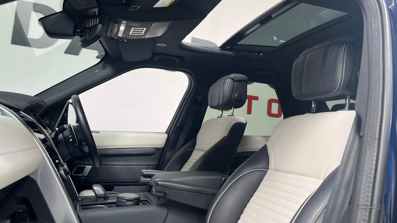2023 Land Rover Discovery METROPOLITAN EDITION