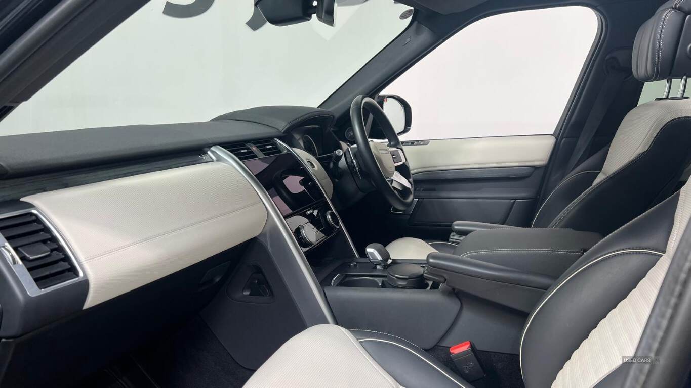 2023 Land Rover Discovery METROPOLITAN EDITION