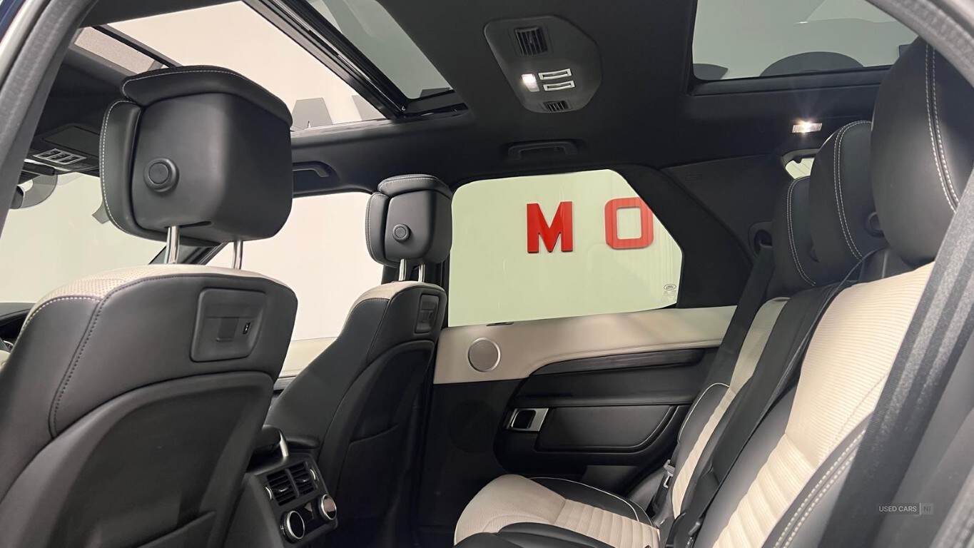 2023 Land Rover Discovery METROPOLITAN EDITION