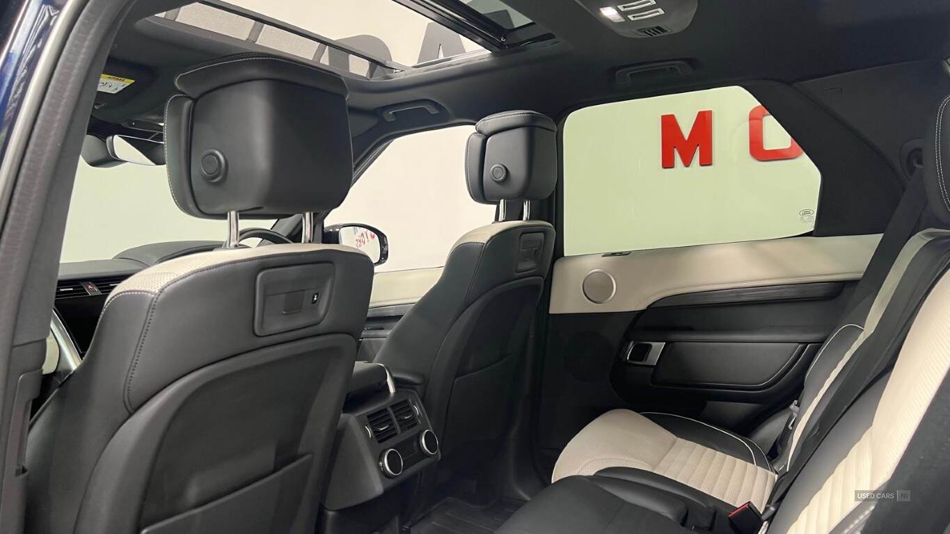 2023 Land Rover Discovery METROPOLITAN EDITION