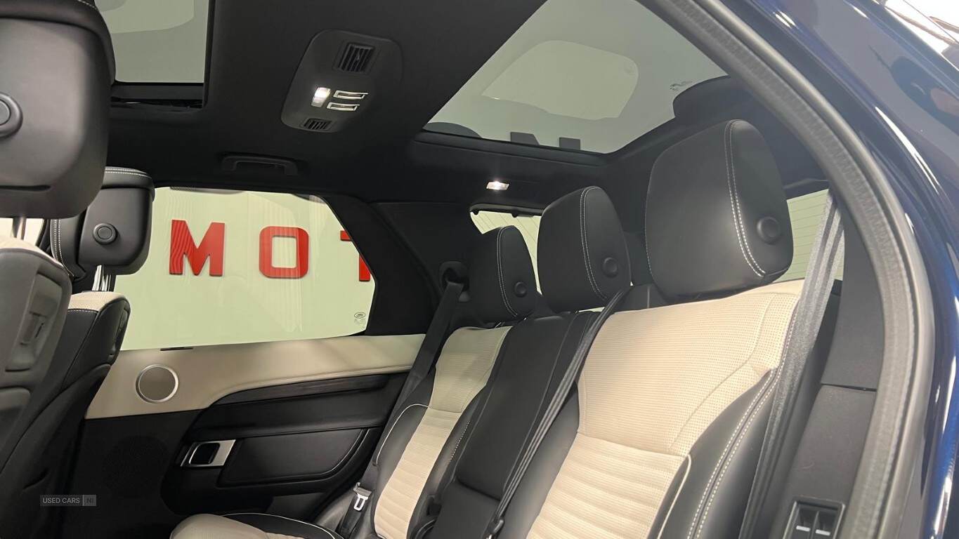 2023 Land Rover Discovery METROPOLITAN EDITION