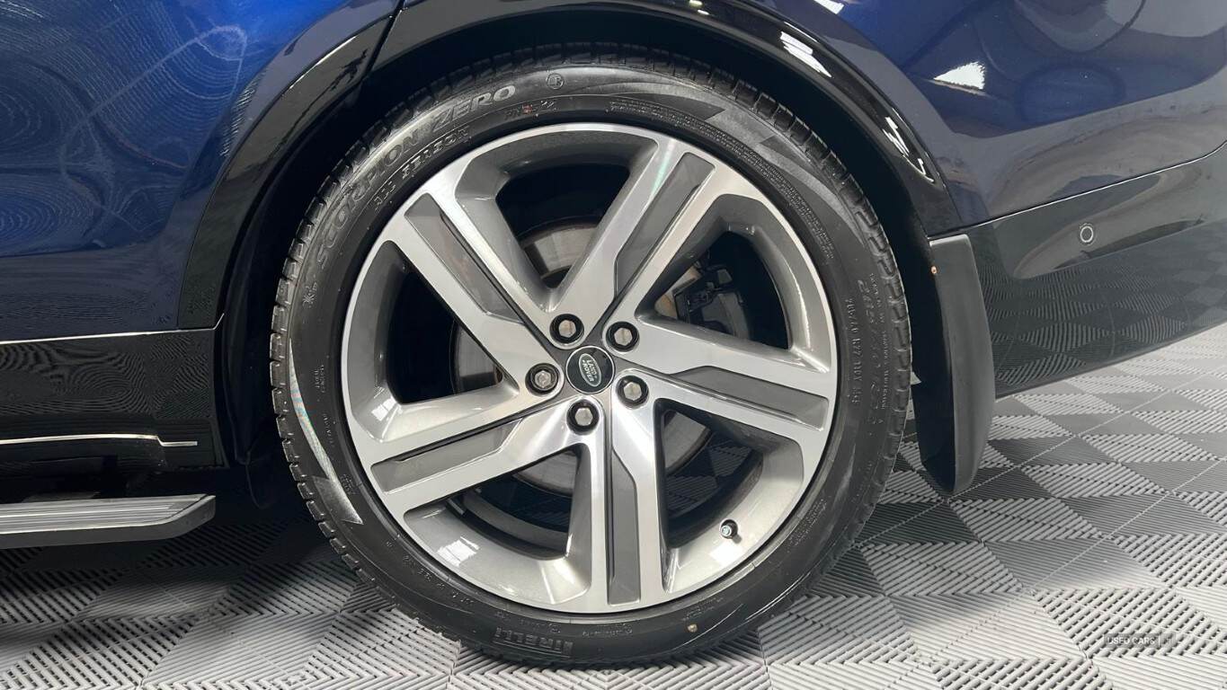 2023 Land Rover Discovery METROPOLITAN EDITION