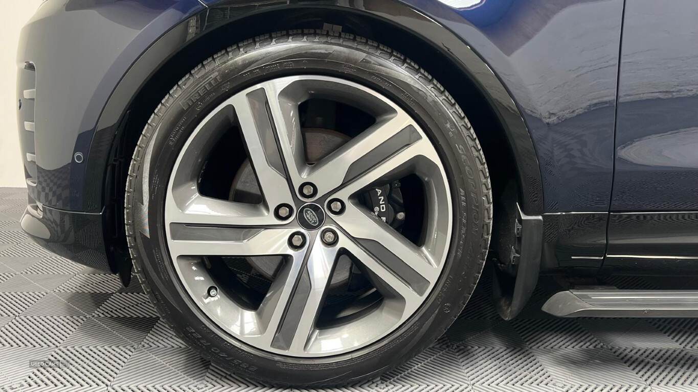 2023 Land Rover Discovery METROPOLITAN EDITION