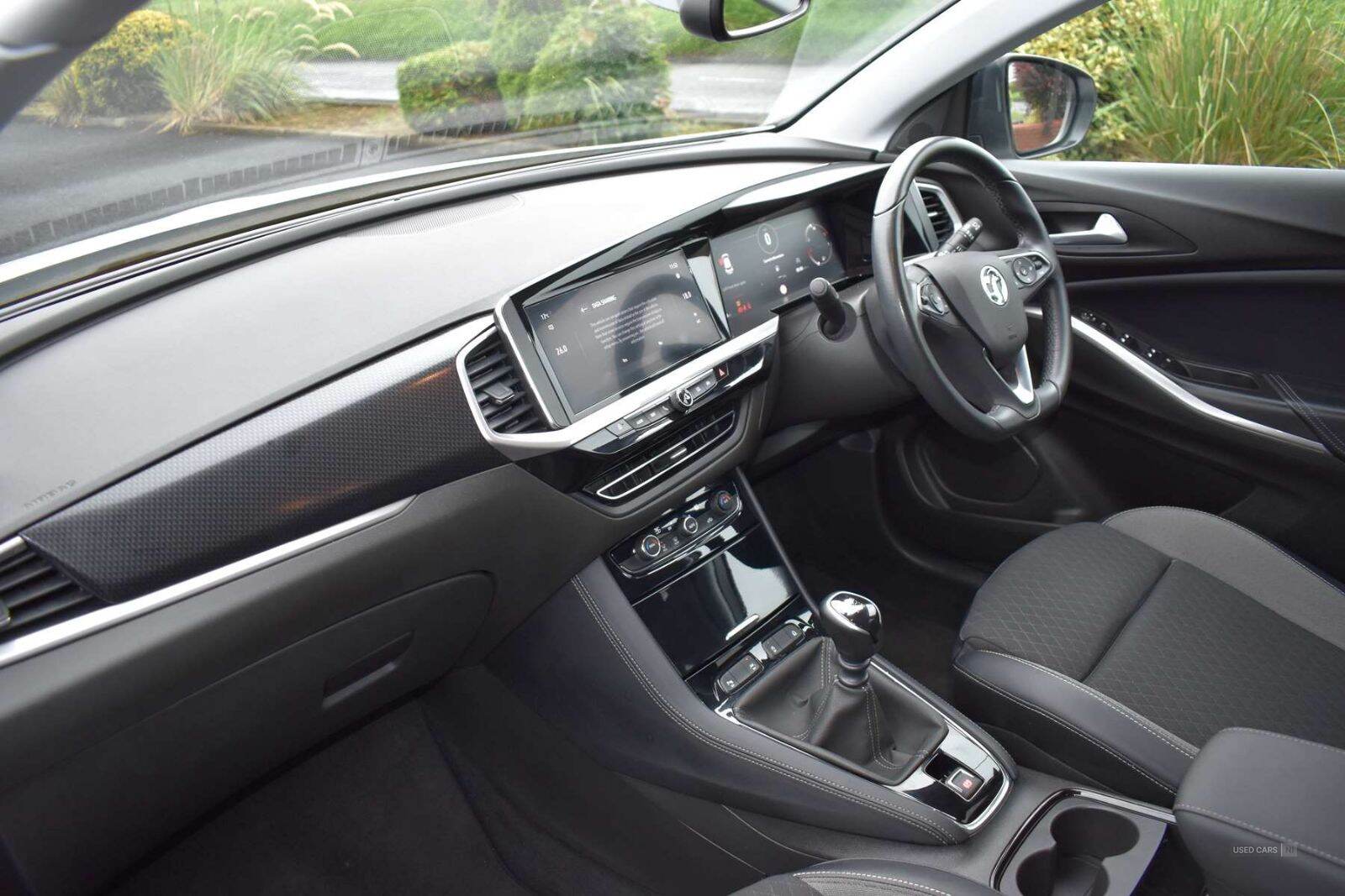 Mar 2022 Vauxhall Grandland 1.2 Turbo SRi 5dr