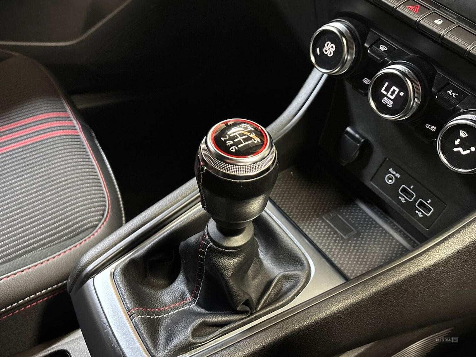 May 2022 Renault Captur 1.3 Mild Hybrid 140 R.S. Line 5Dr