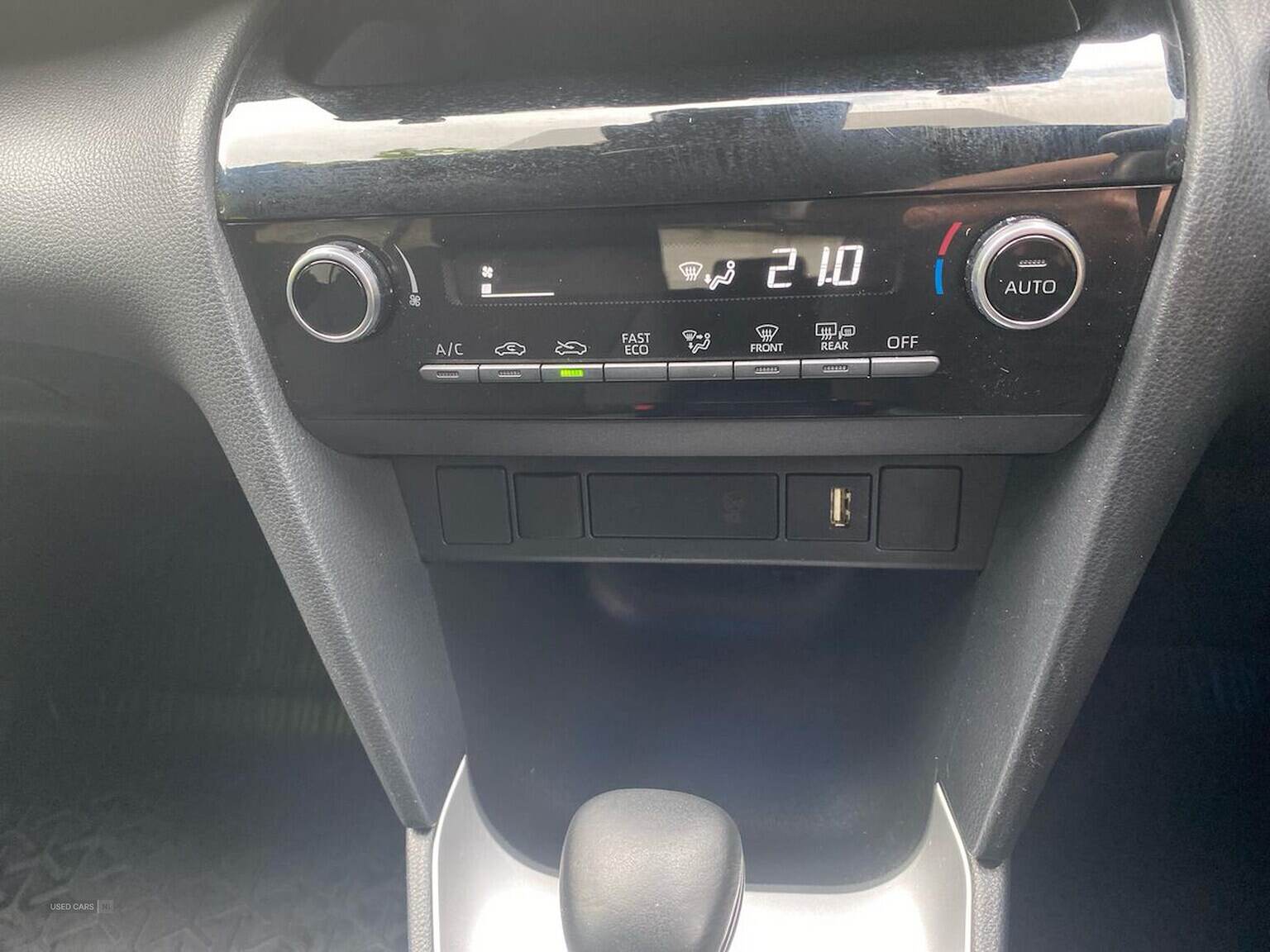 Oct 2021 Toyota Yaris Cross 1.5 Hybrid Design 5Dr Cvt