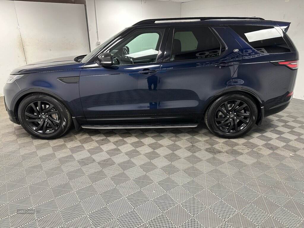 Oct 2020 Land Rover Discovery 3.0 SD6 Landmark Edition 5dr Auto