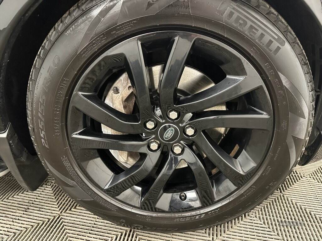 Oct 2020 Land Rover Discovery 3.0 SD6 Landmark Edition 5dr Auto