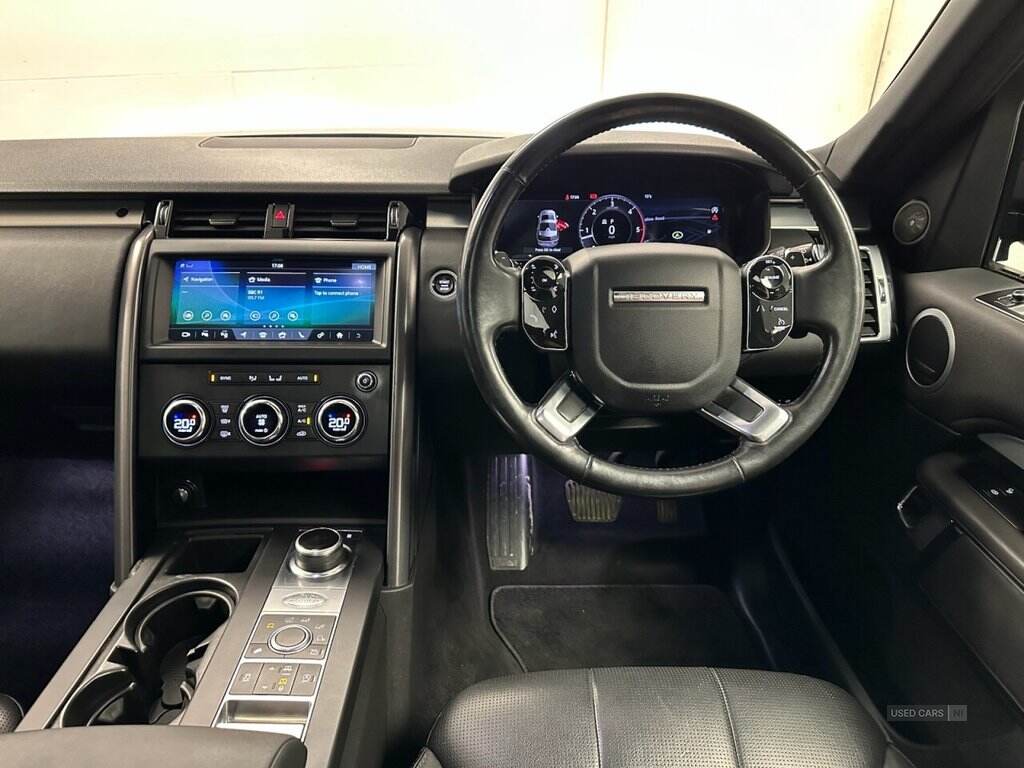 Oct 2020 Land Rover Discovery 3.0 SD6 Landmark Edition 5dr Auto