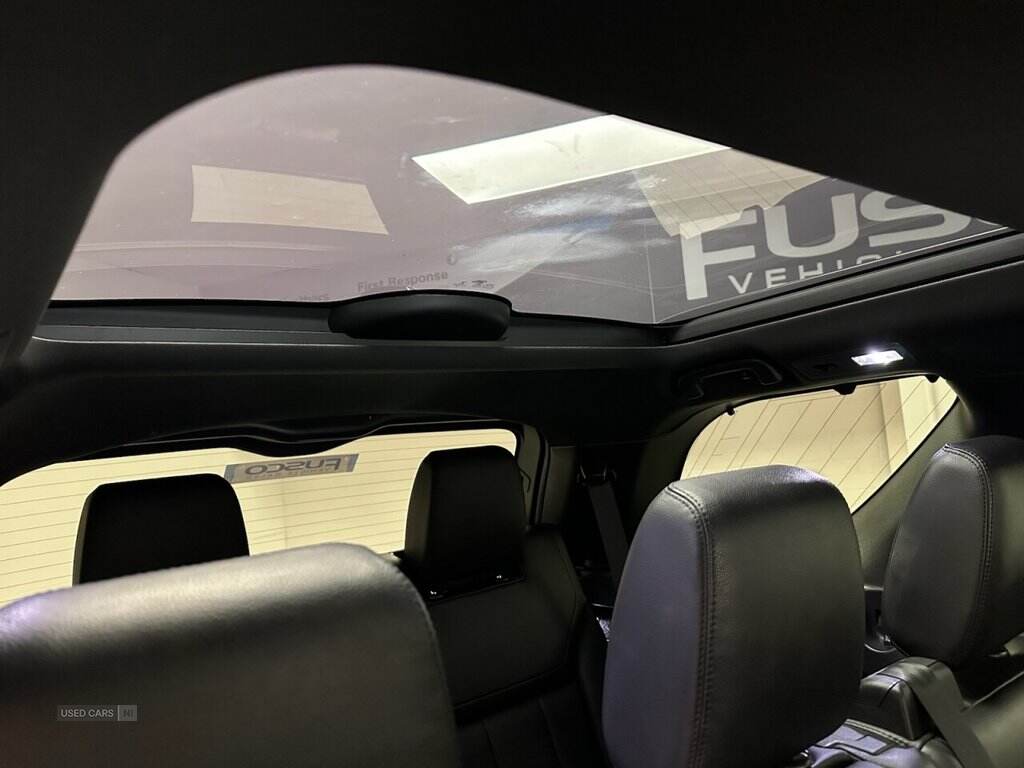 Oct 2020 Land Rover Discovery 3.0 SD6 Landmark Edition 5dr Auto