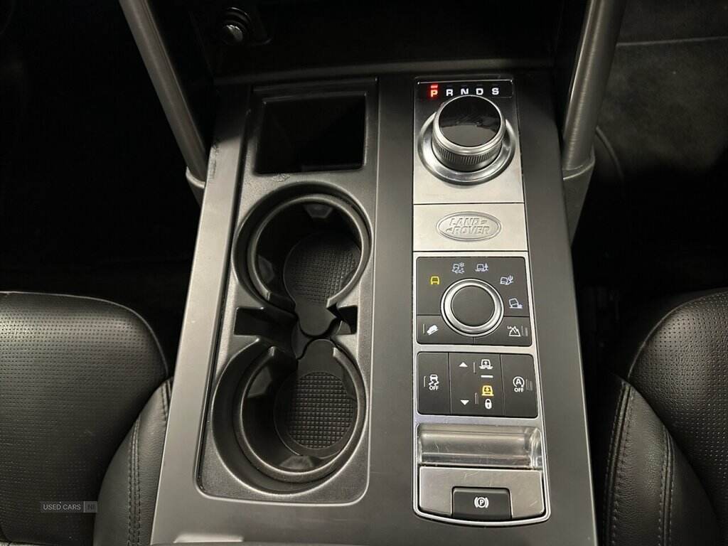 Oct 2020 Land Rover Discovery 3.0 SD6 Landmark Edition 5dr Auto