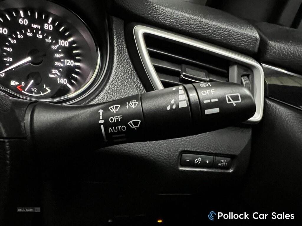 Apr 2015 Nissan Qashqai 1.5 dCi Tekna 5dr