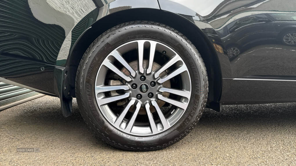 Jul 2022 Land Rover Range Rover 3.0 D300 SE 4dr Auto