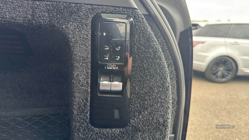 Jul 2022 Land Rover Range Rover 3.0 D300 SE 4dr Auto