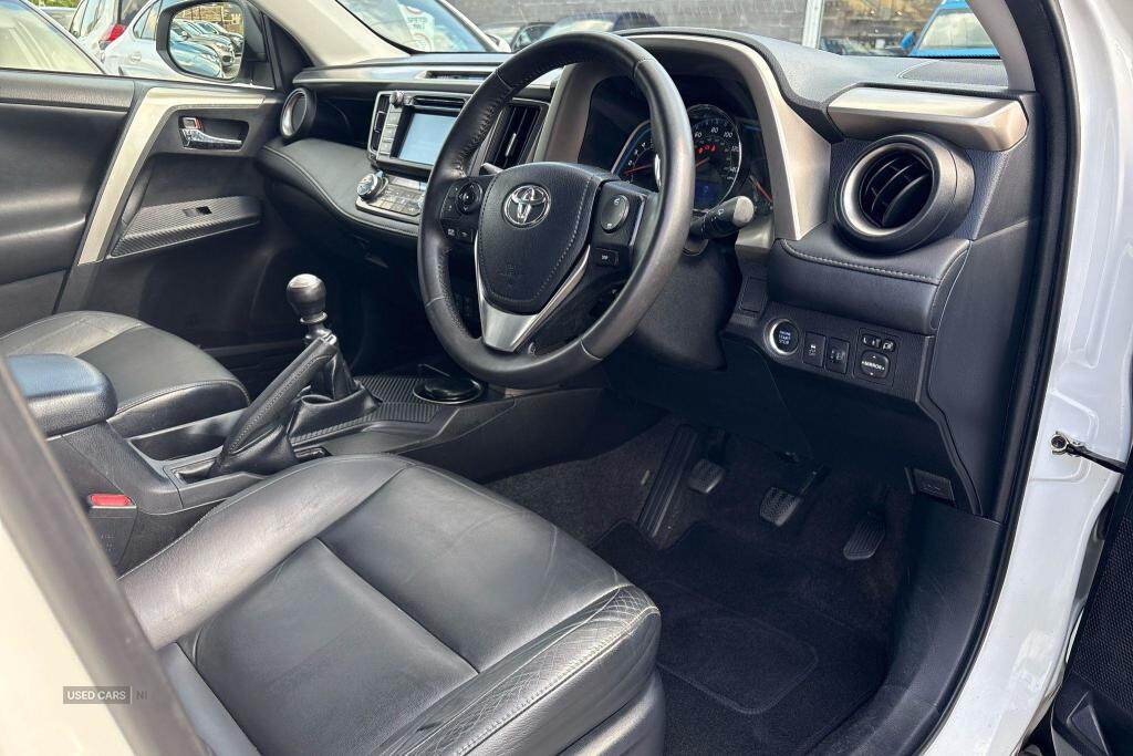 Sep 2014 Toyota RAV4 2.2 D-4D Invincible 5dr