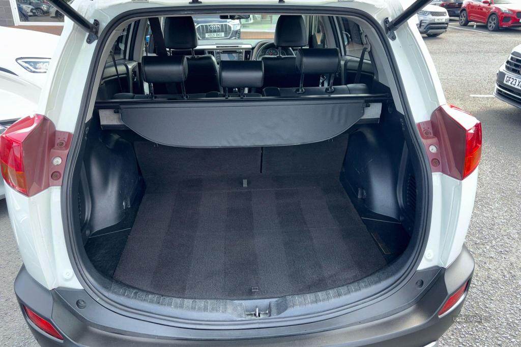 Sep 2014 Toyota RAV4 2.2 D-4D Invincible 5dr