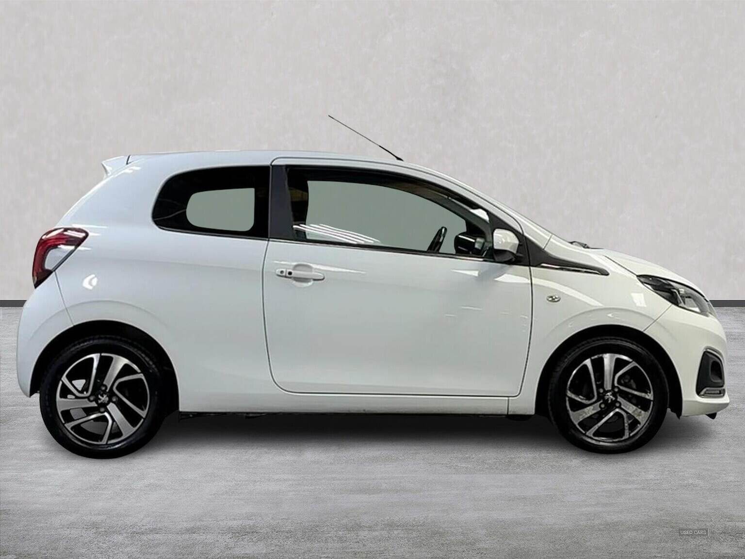 Feb 2017 Peugeot 108 1.2 Puretech Allure 3Dr