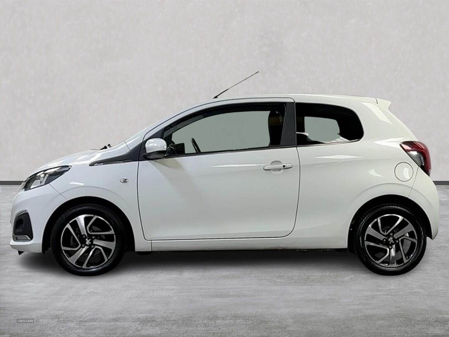 Feb 2017 Peugeot 108 1.2 Puretech Allure 3Dr