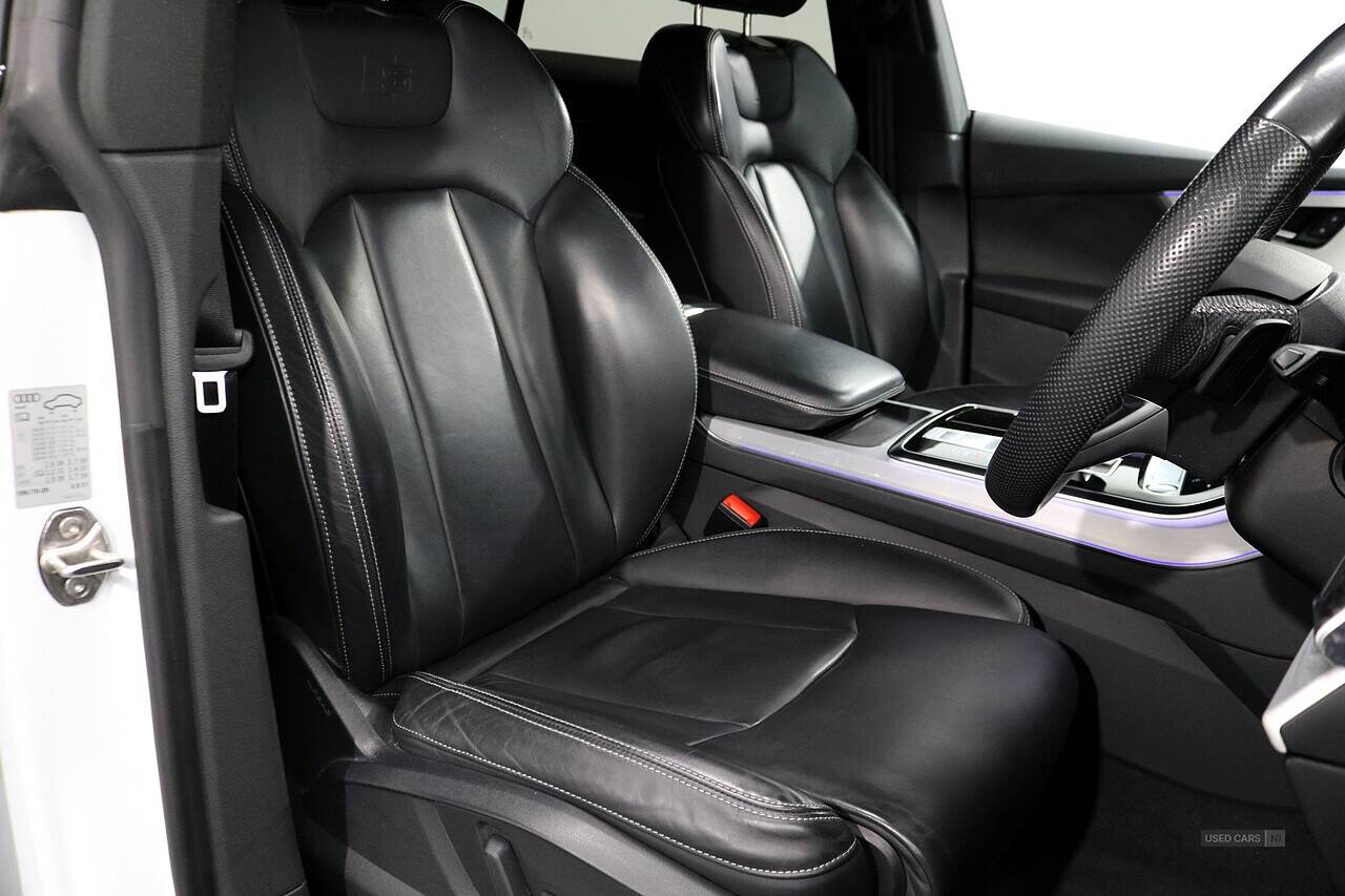 Oct 2020 Audi Q8 50 TDI Quattro S Line 5dr Tiptronic [Leather]