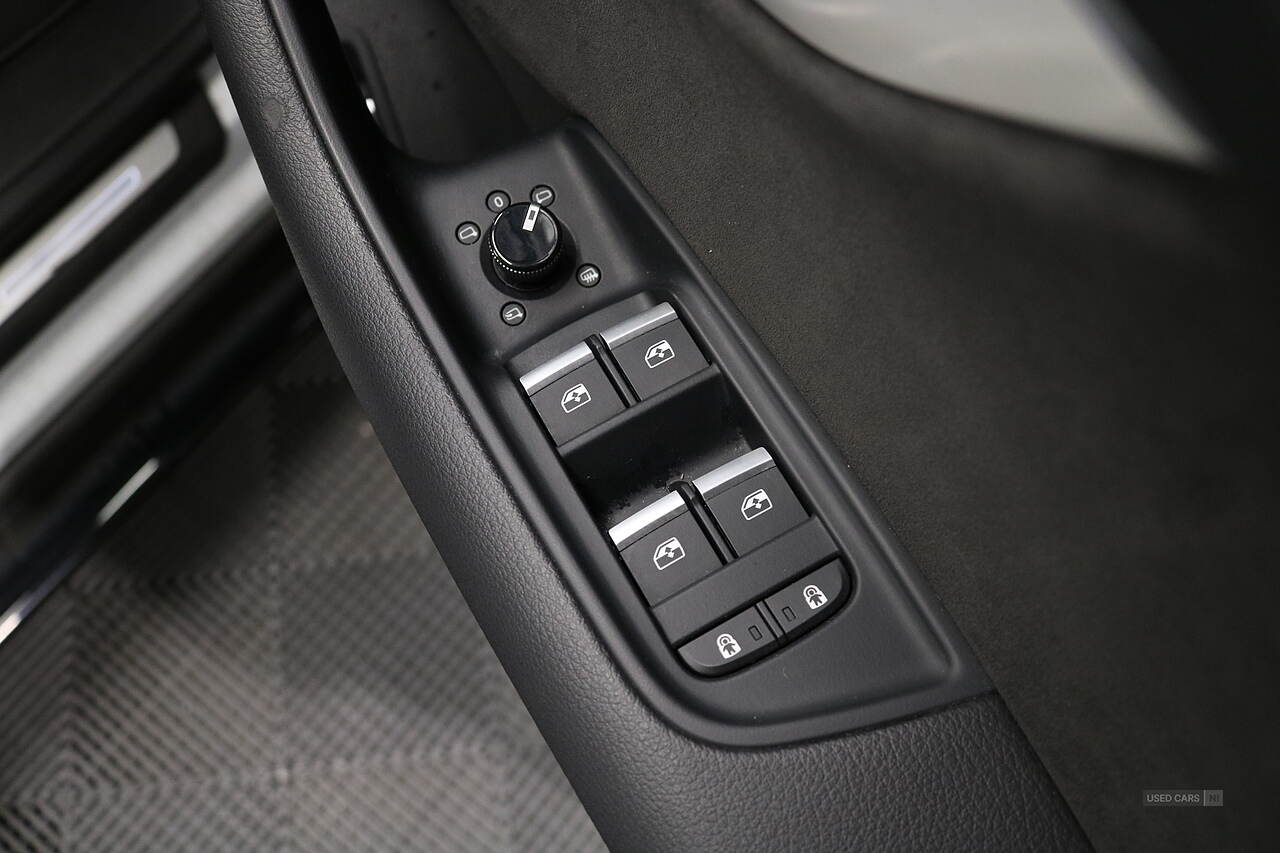 Oct 2020 Audi Q8 50 TDI Quattro S Line 5dr Tiptronic [Leather]