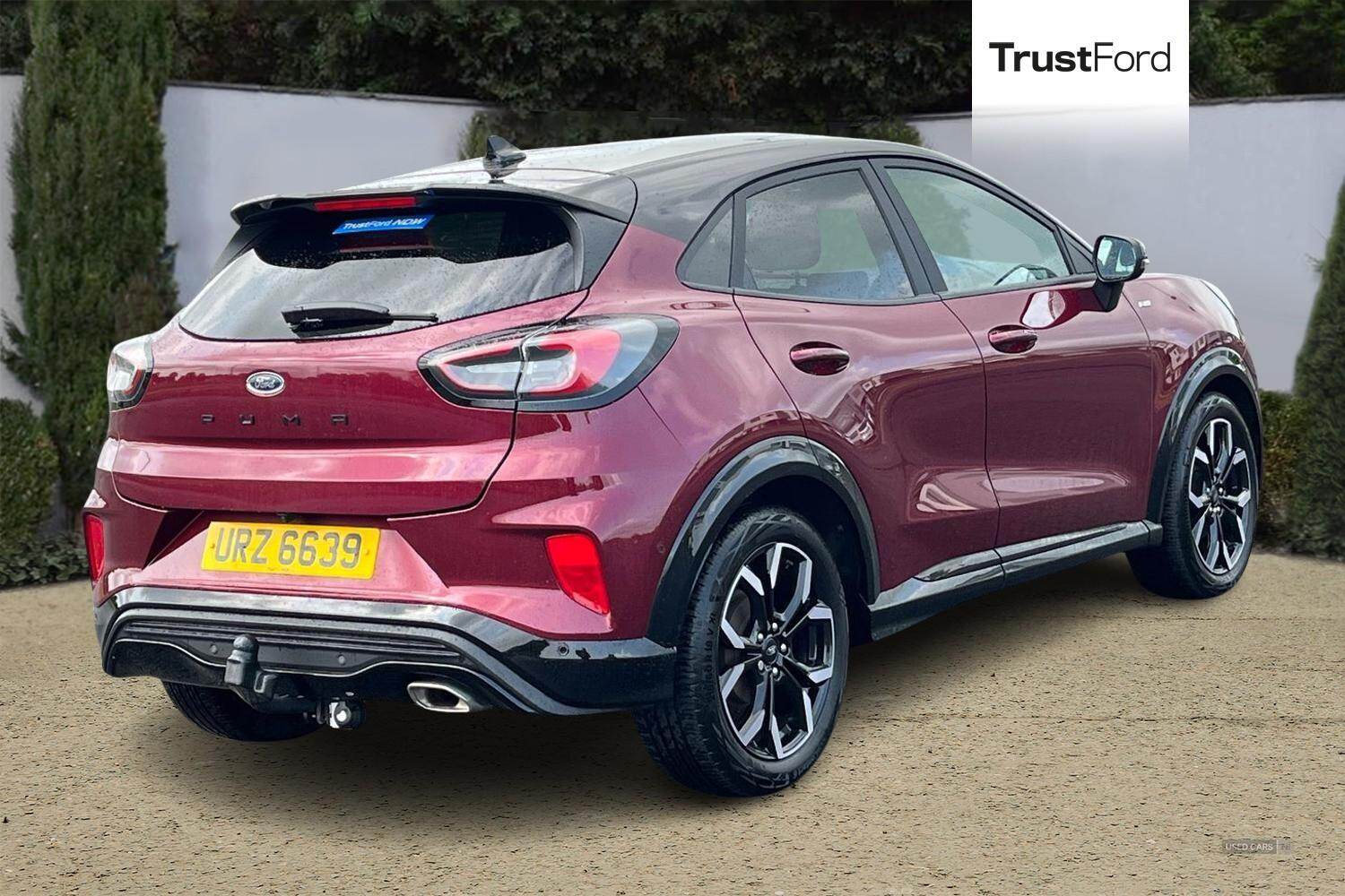 Apr 2023 Ford Puma 1.0 EcoBoost Vivid Ruby Edition 5dr DCT