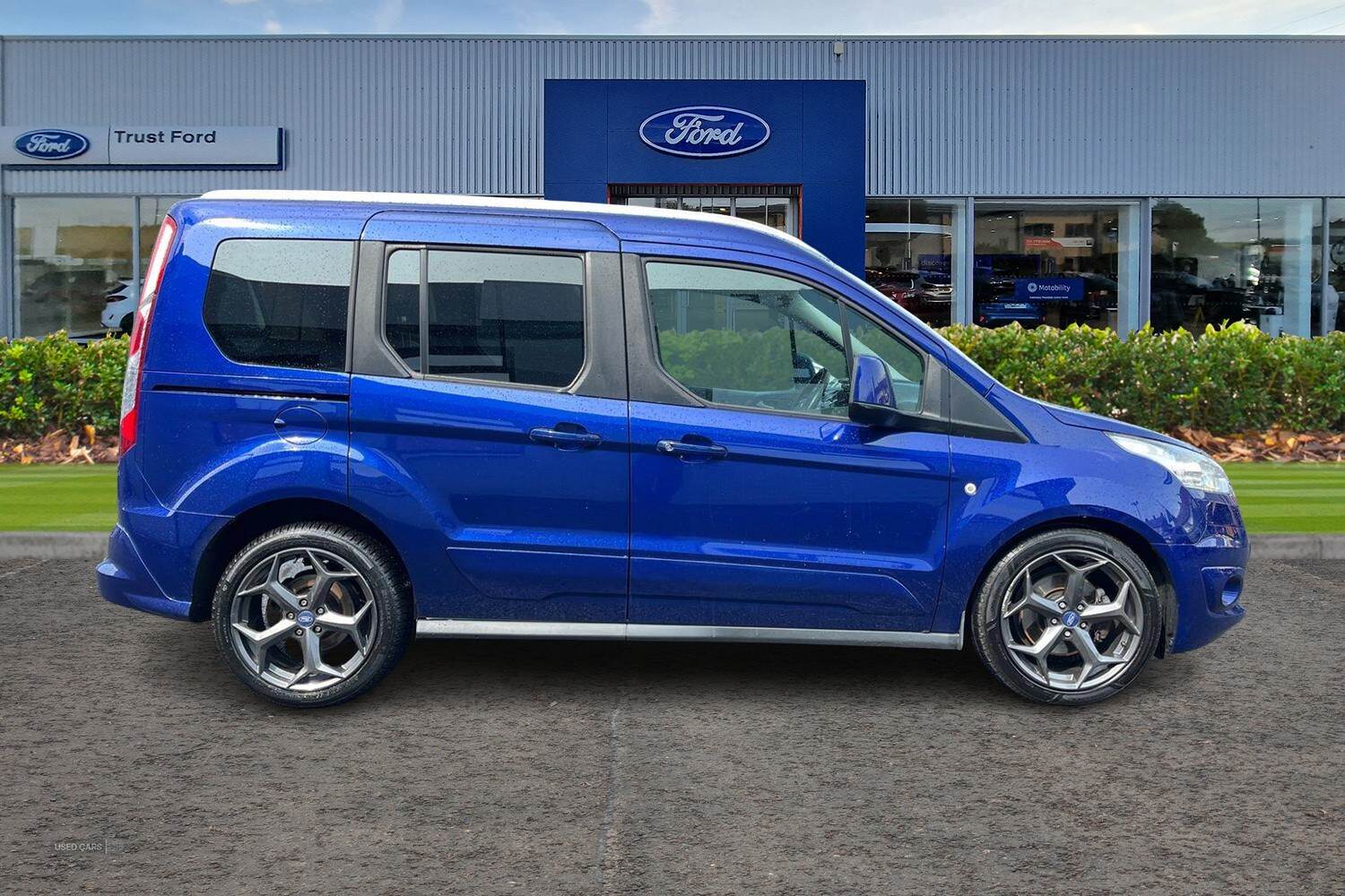 Mar 2016 Ford Tourneo Connect 1.5 TDCi 120 Titanium 5dr Powershift