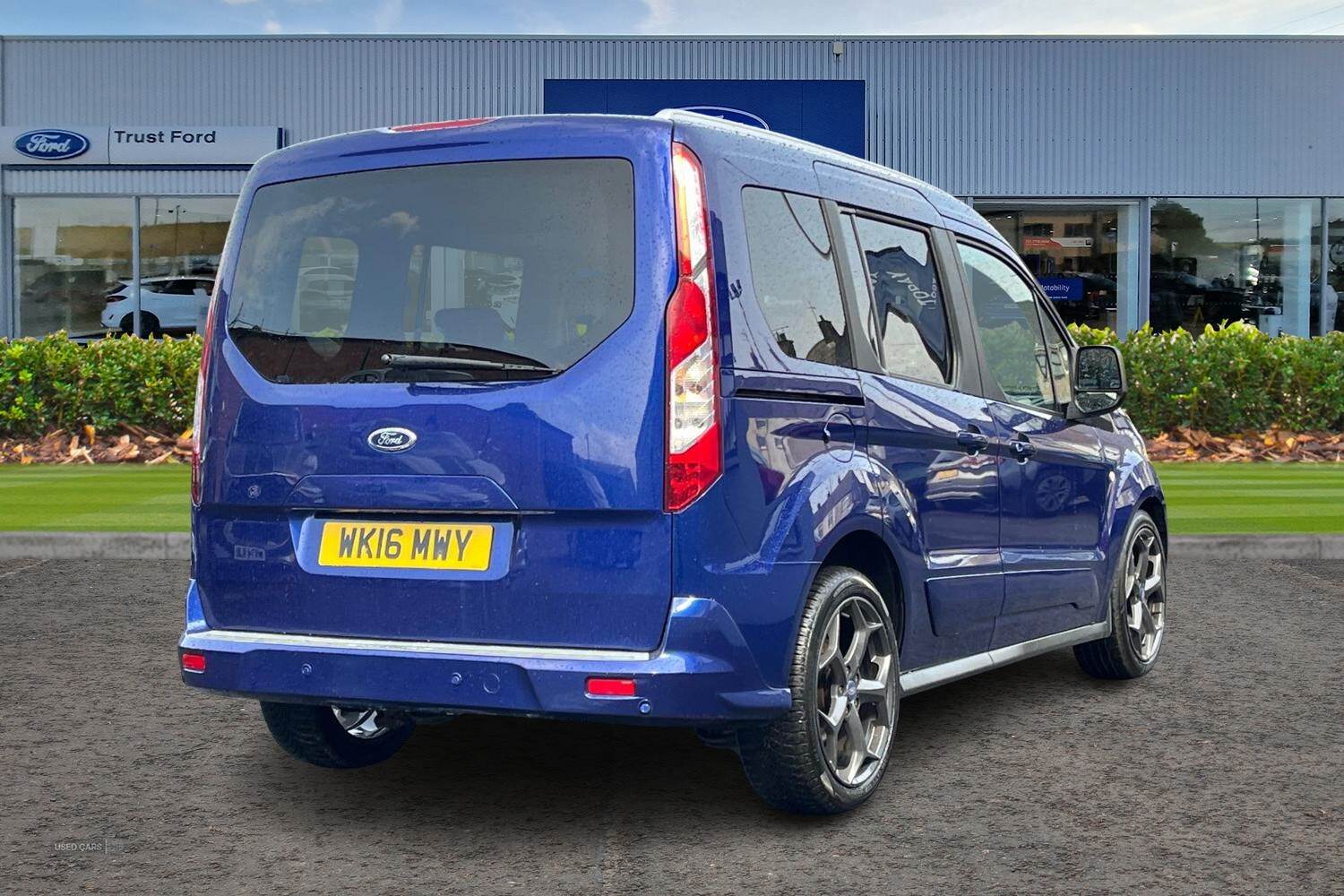 Mar 2016 Ford Tourneo Connect 1.5 TDCi 120 Titanium 5dr Powershift