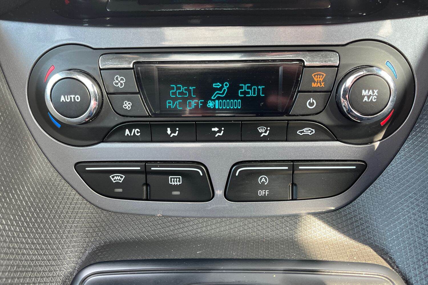 Mar 2016 Ford Tourneo Connect 1.5 TDCi 120 Titanium 5dr Powershift