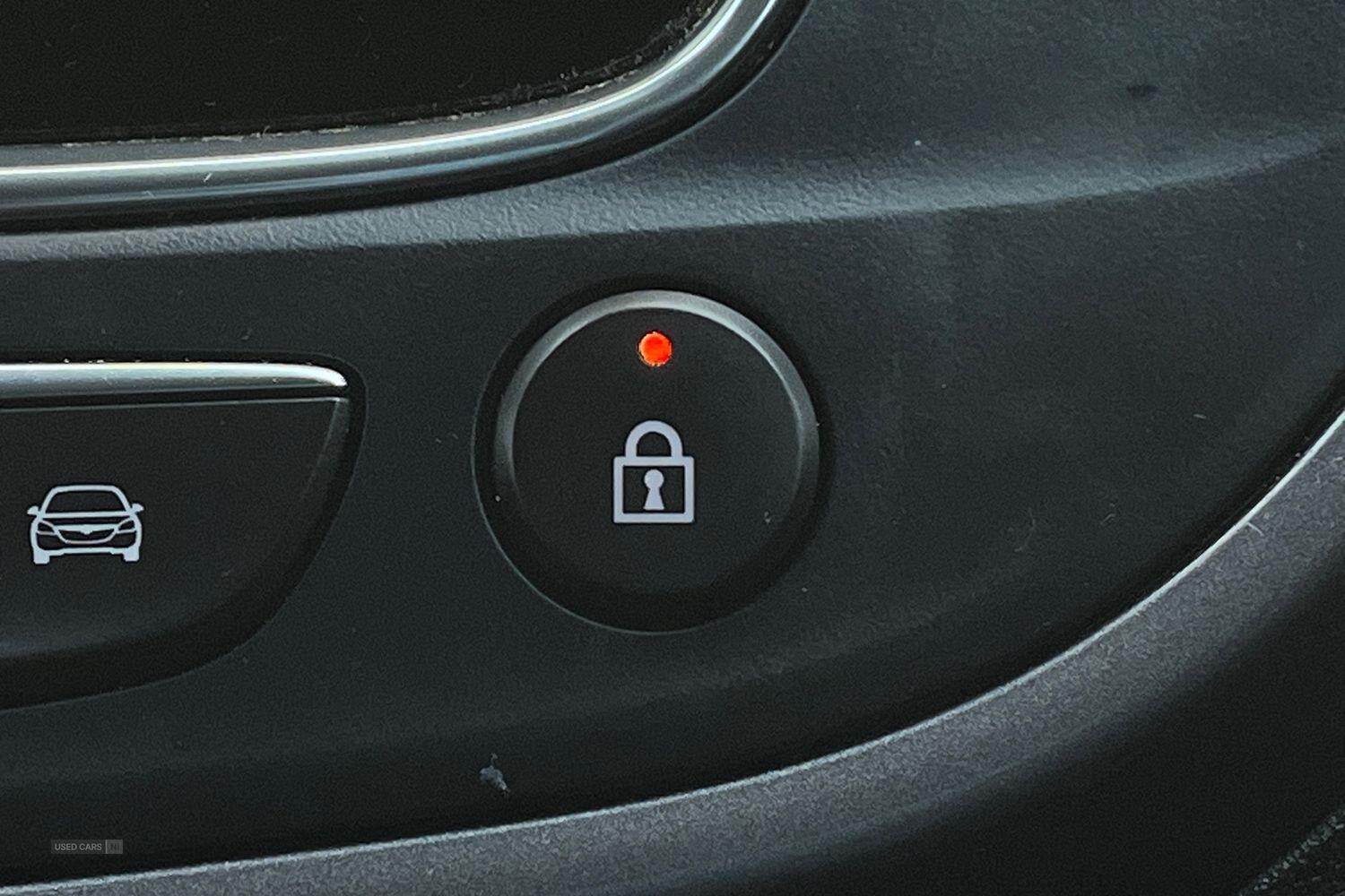 Nov 2021 Vauxhall Crossland 1.2 Turbo Elite Nav 5dr