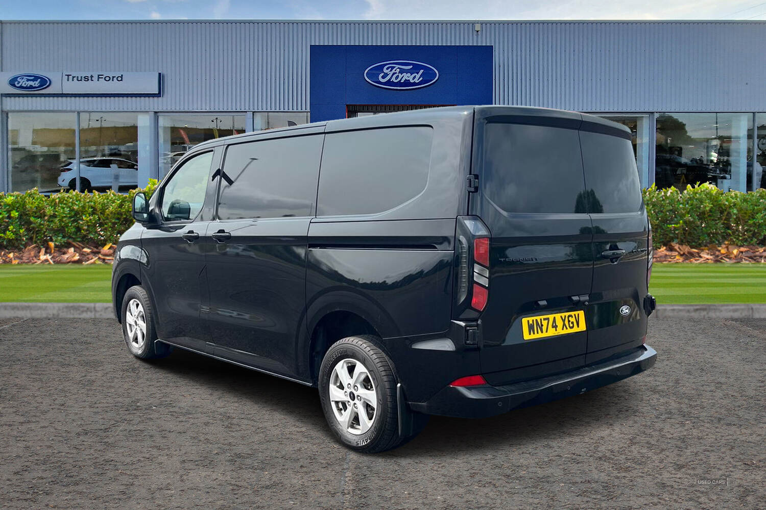 Oct 2024 Ford Transit Custom 2.0 EcoBlue 136ps H1 Van Limited Auto