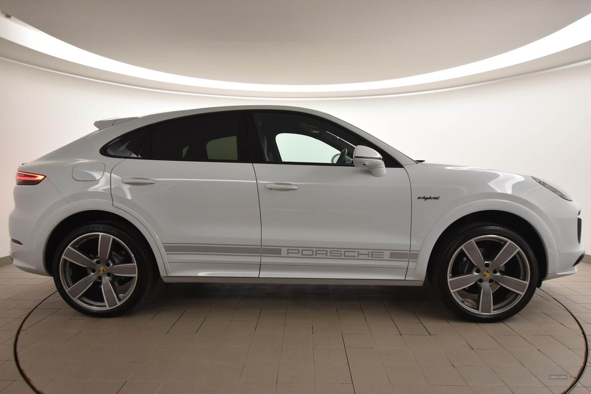  2023 Porsche Cayenne E-Hybrid Platinum Edition 5dr Tiptronic S