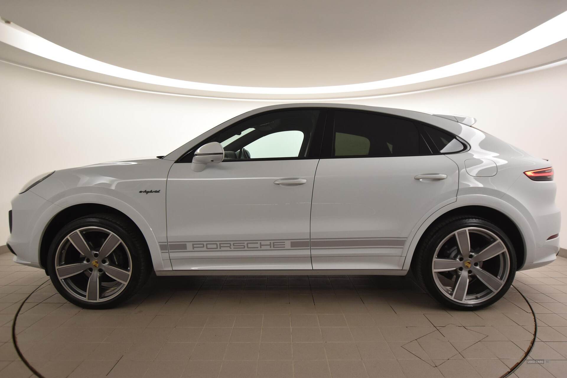  2023 Porsche Cayenne E-Hybrid Platinum Edition 5dr Tiptronic S
