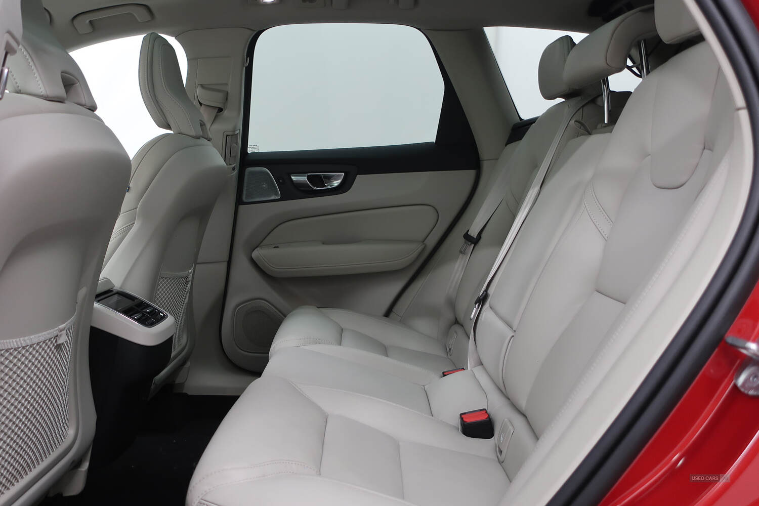 Dec 2022 Volvo XC60 2.0 B5P Ultimate Dark 5dr AWD Geartronic