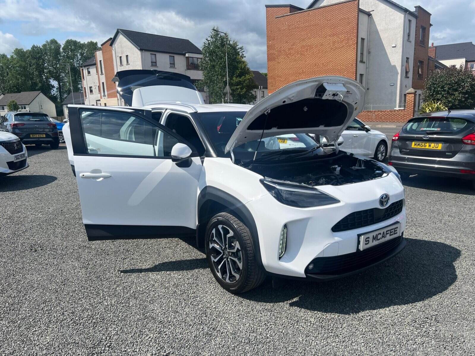 Jan 2022 Toyota Yaris Cross 1.5 Hybrid Design 5dr CVT