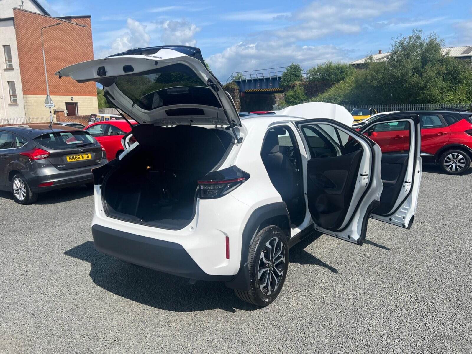 Jan 2022 Toyota Yaris Cross 1.5 Hybrid Design 5dr CVT