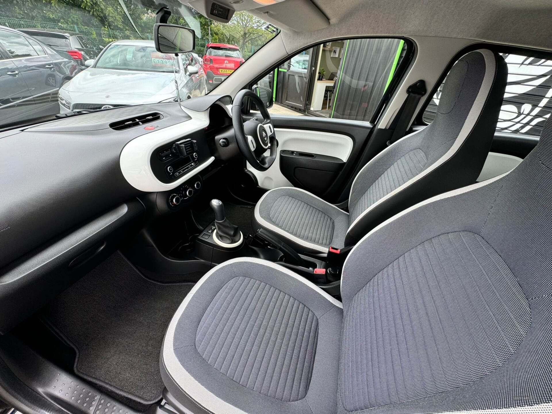 Jul 2015 Renault Twingo 1.0 SCE Play 5dr