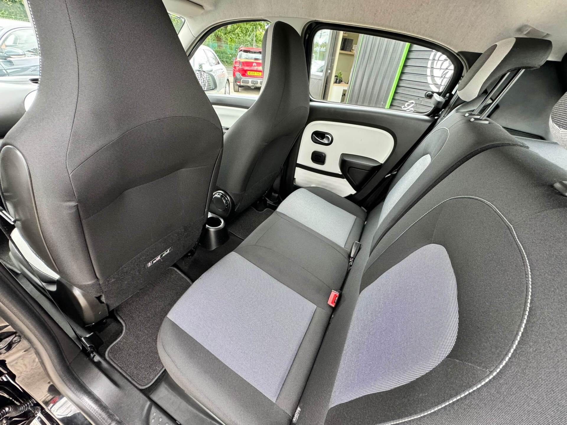 Jul 2015 Renault Twingo 1.0 SCE Play 5dr
