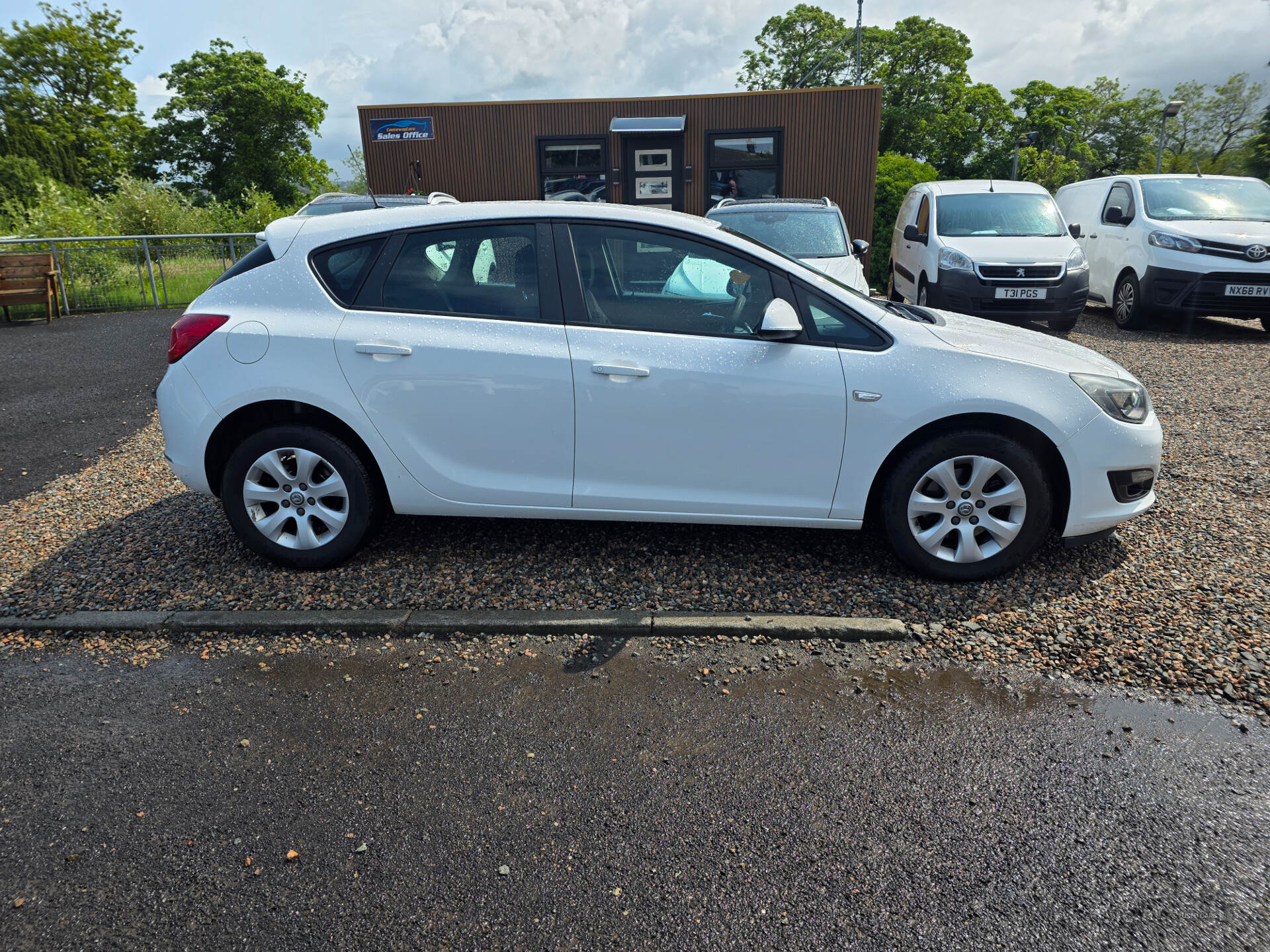 Jan 2015 Vauxhall Astra 1.6 CDTi 16V ecoFLEX Design 5dr