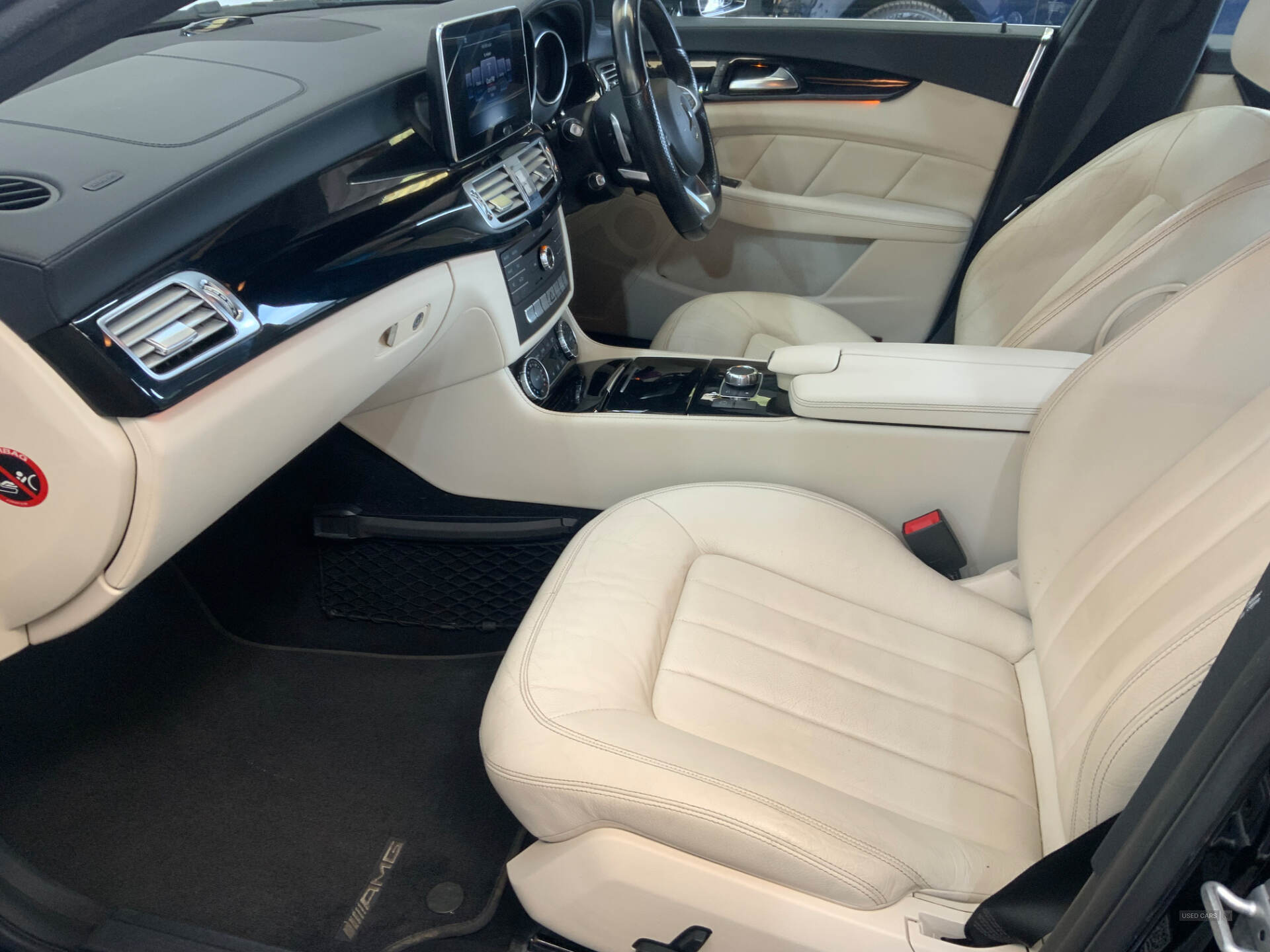 Dec 2015 Mercedes CLS-Class CLS 350d AMG Line 4dr 9G-Tronic
