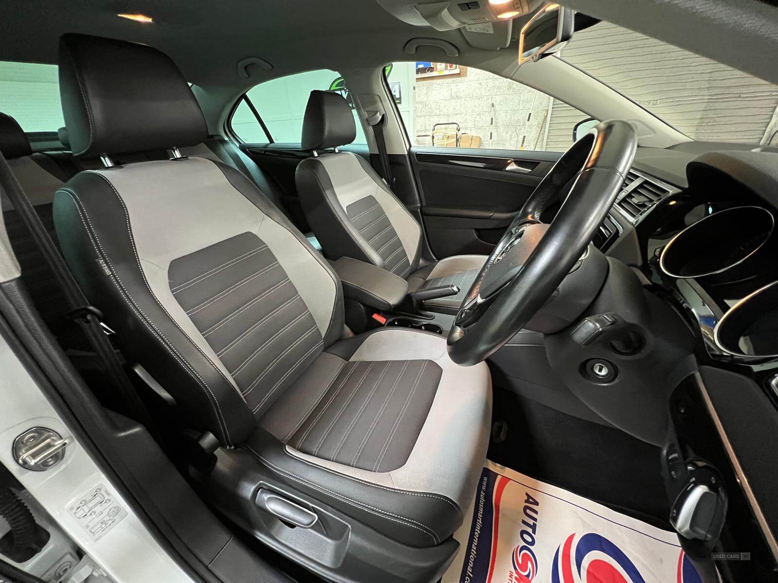 Aug 2015 Volkswagen Jetta 2.0 TDI 150 GT 4dr