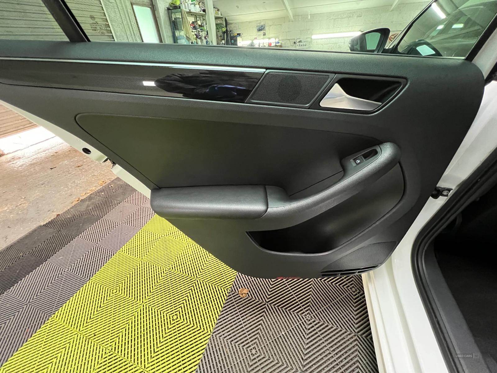 Aug 2015 Volkswagen Jetta 2.0 TDI 150 GT 4dr