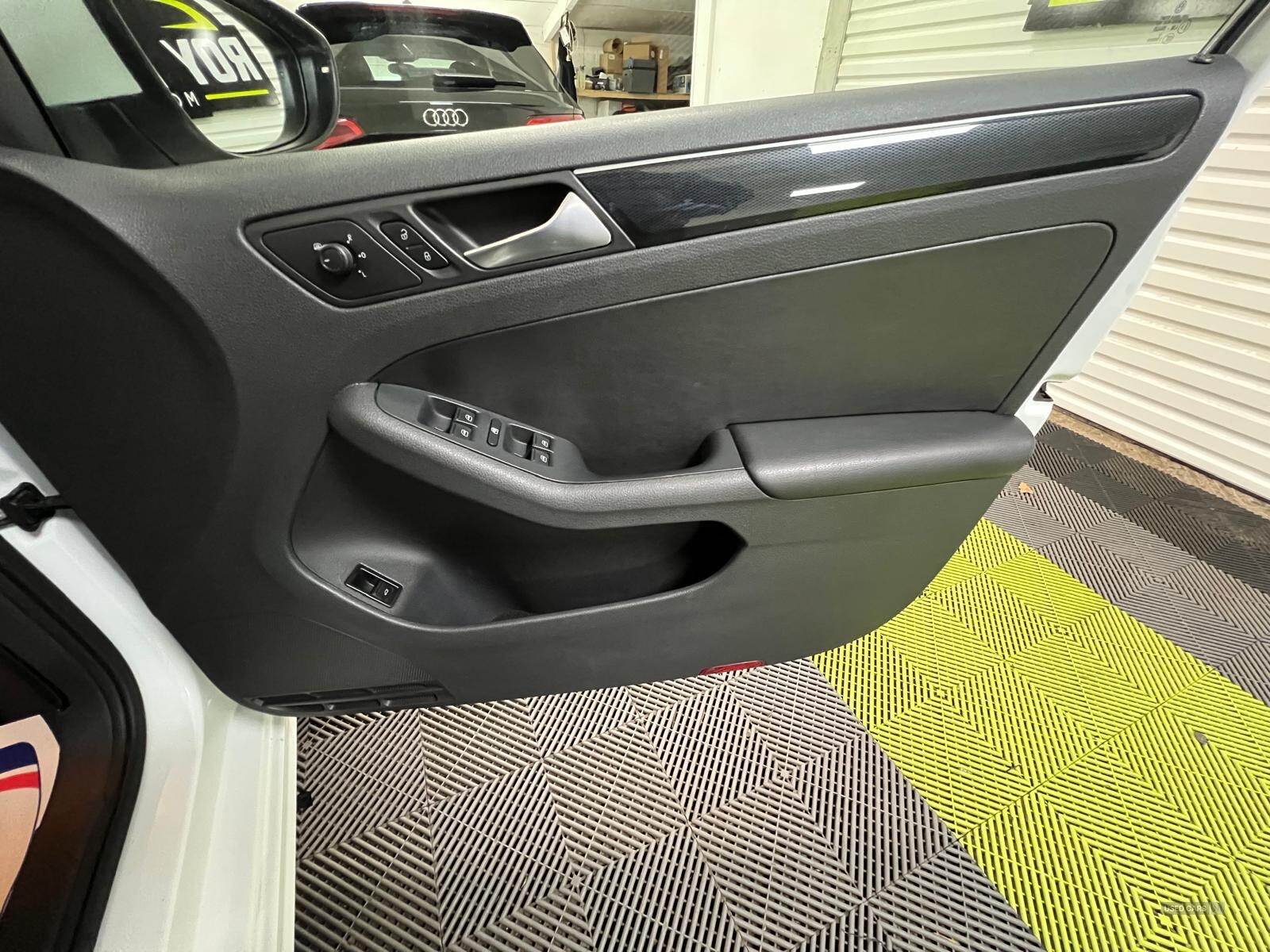 Aug 2015 Volkswagen Jetta 2.0 TDI 150 GT 4dr
