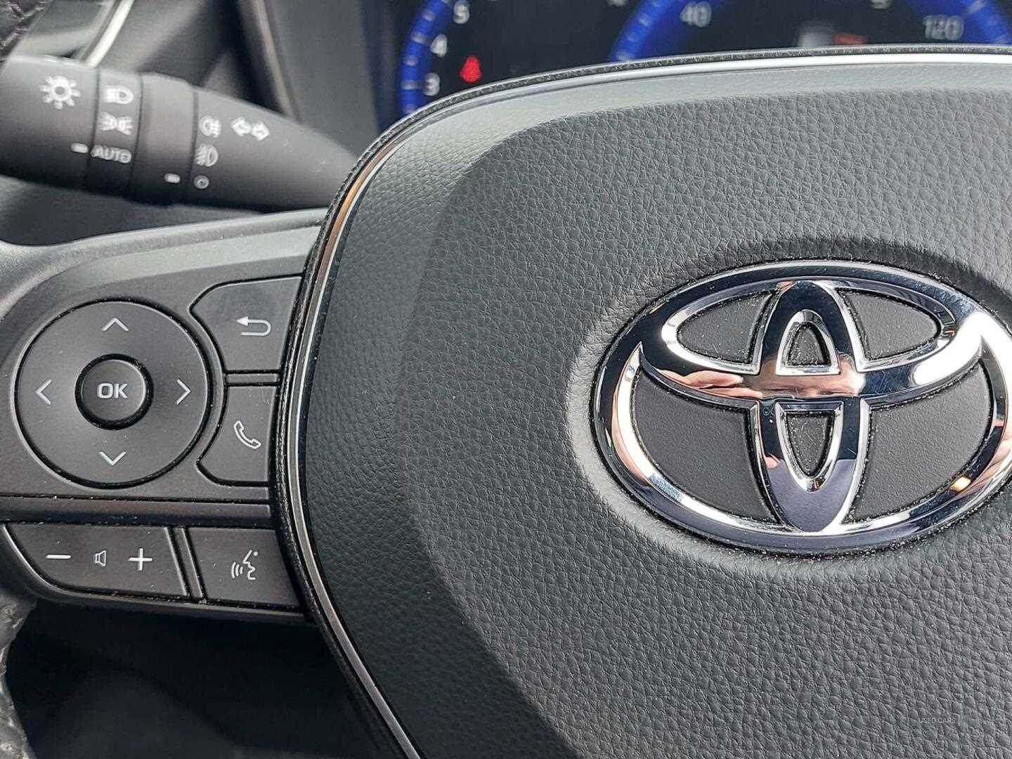 Apr 2022 Toyota Corolla 1.8 VVT-i Hybrid Icon 5dr CVT
